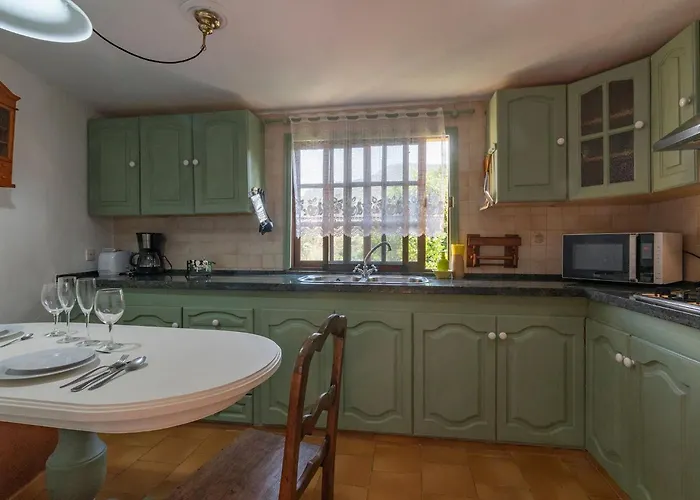 El Zumacal Semesterbostad